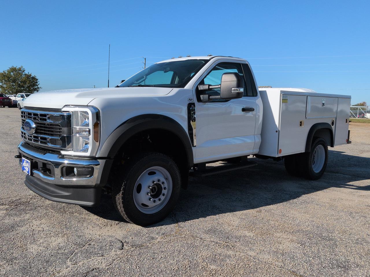 2025 Ford Super Duty F-450 DRW Service Body Appleton WI
