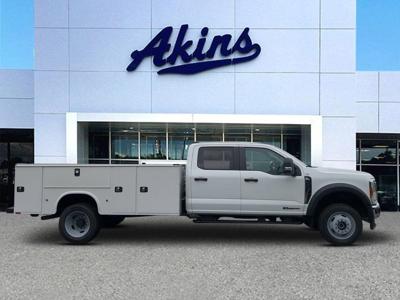 2025 Ford Super Duty F-450 DRW Service Body