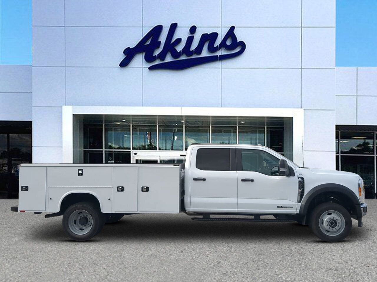 2025 Ford Super Duty F-450 DRW Service Body