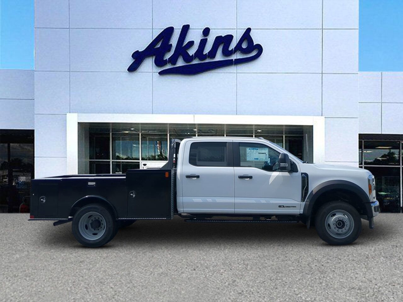 2025 Ford Super Duty F-450 DRW Service Body