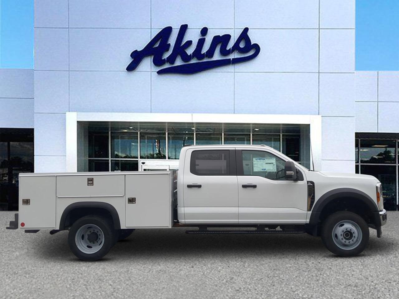 2025 Ford Super Duty F-450 DRW Service Body
