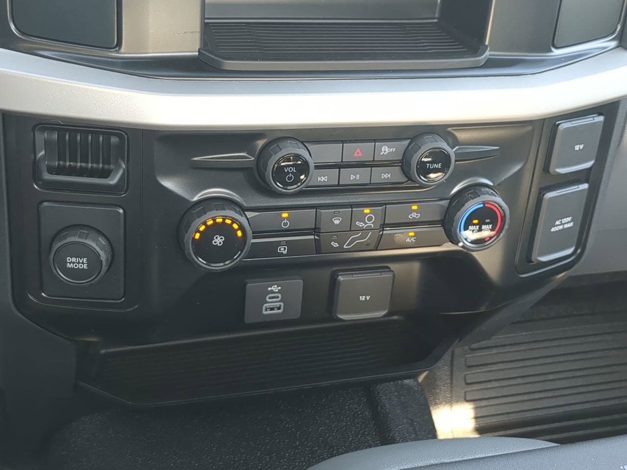 2025 Ford Super Duty F-450 DRW Service Body Winder GA
