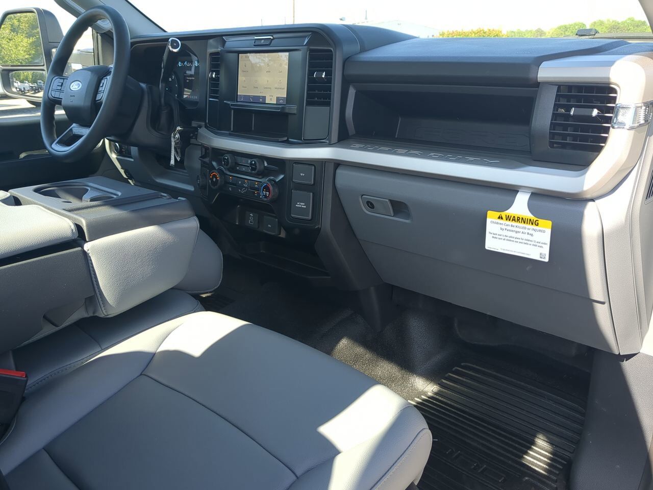 2025 Ford Super Duty F-450 DRW Service Body Winder GA