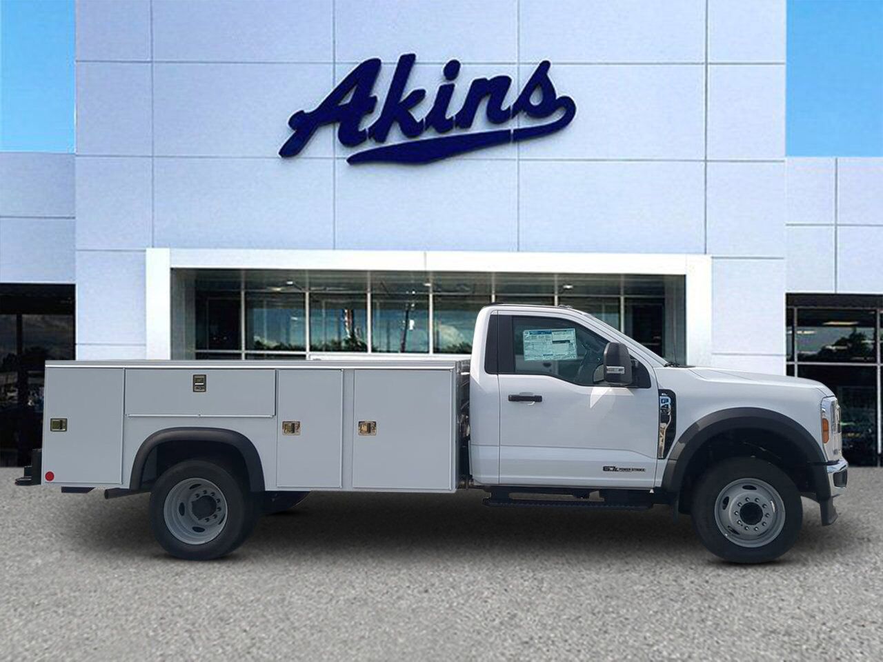 2025 Ford F-450 XL Regular Cab 169-In DRW's photo
