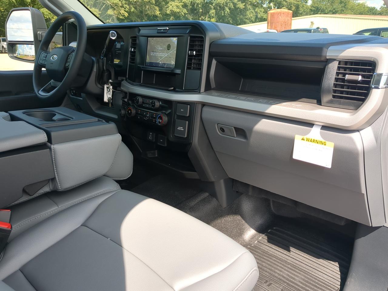 2025 Ford Super Duty F-450 DRW Service Body Winder GA