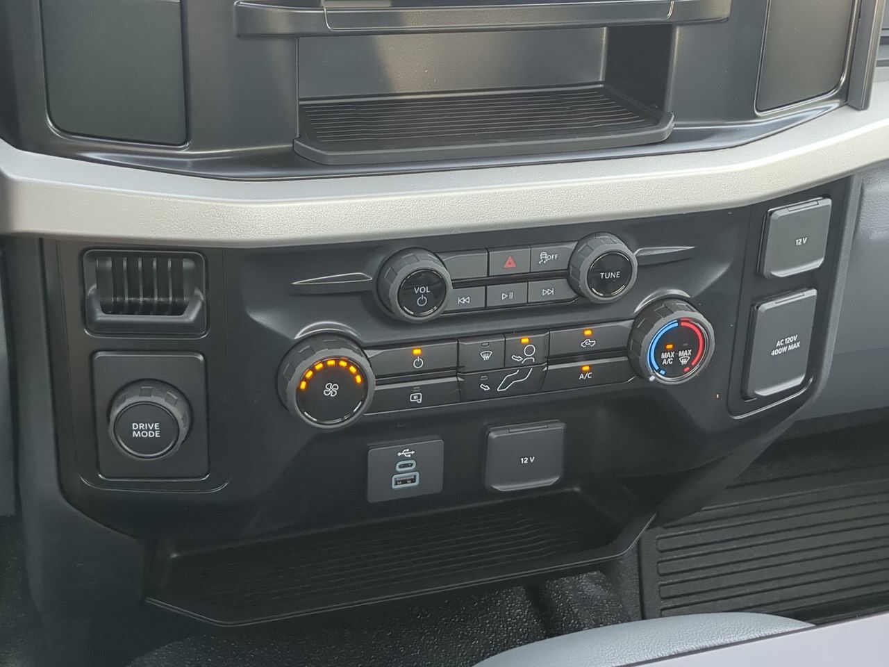 2025 Ford Super Duty F-450 DRW WRECKER BODY Winder GA