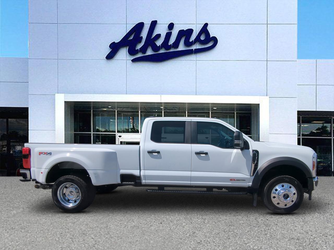 2025 Ford Super Duty F-450 DRW