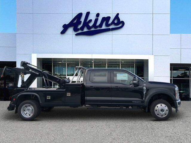 2025 Ford Super Duty F-550 DRW LARIAT
