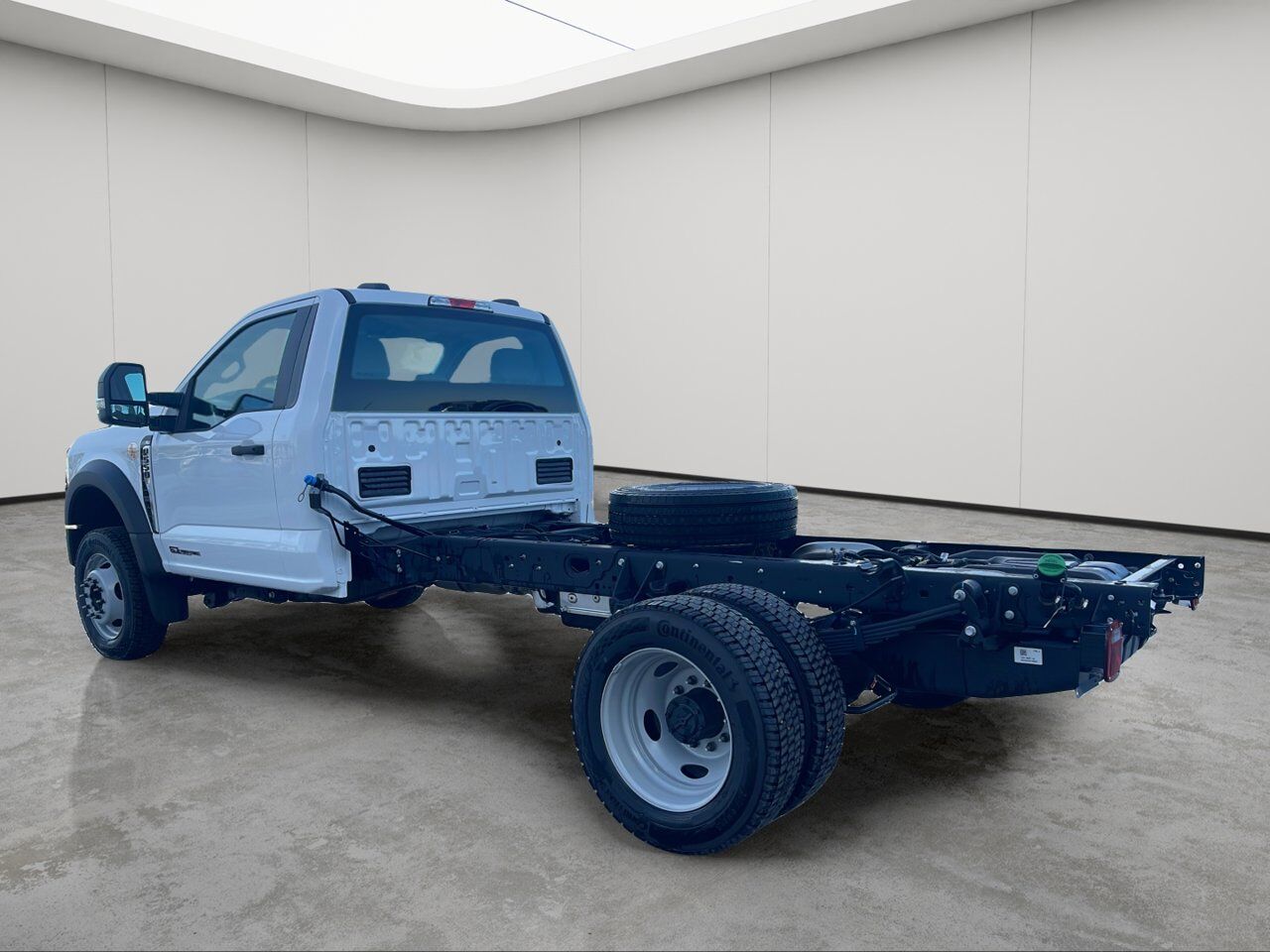 2025 Ford Super Duty F-550 DRW XL