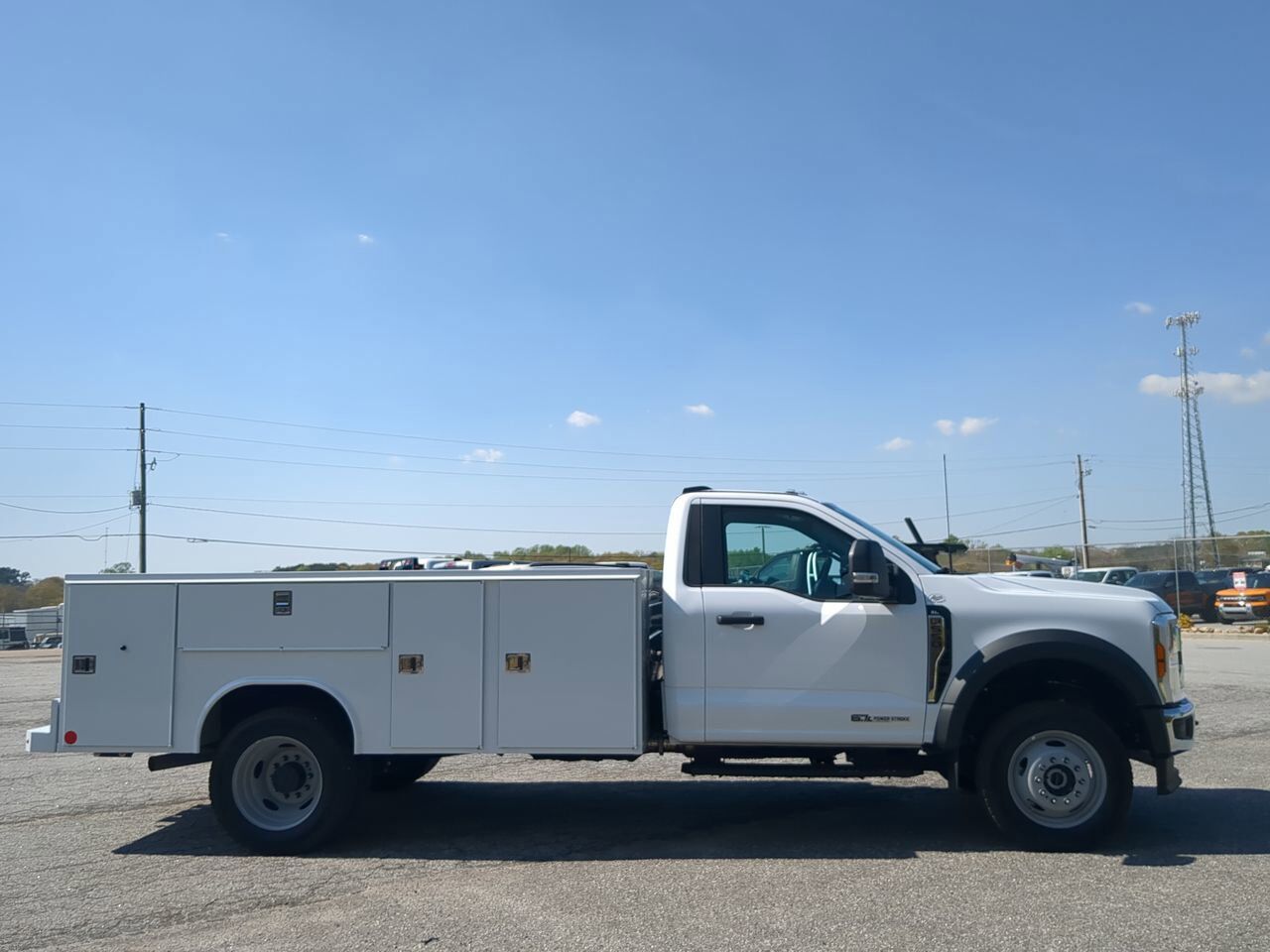 2025 Ford Super Duty F-550 DRW XL