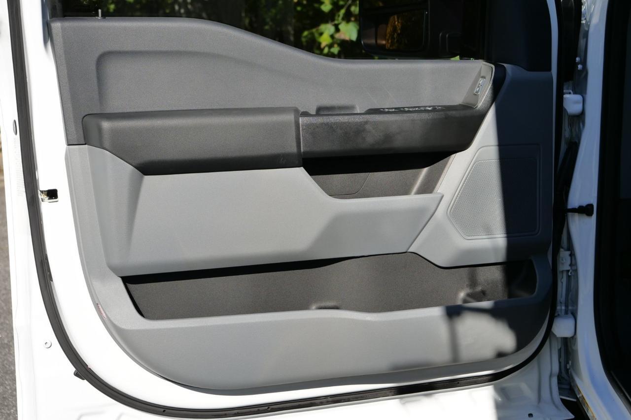 2025 Ford Super Duty F-550 XL 4X4 / DRW / PJ's Truck Bodies Landscape Dump Body High Point NC