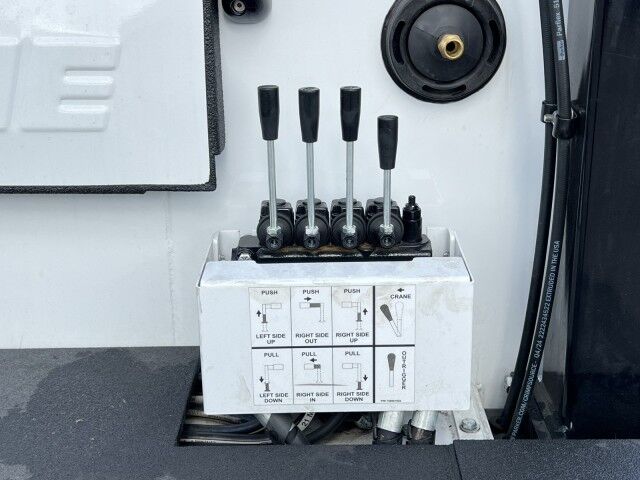 2025 Ford Super Duty F-600 DRW Mechanical Service Truck Tampa FL