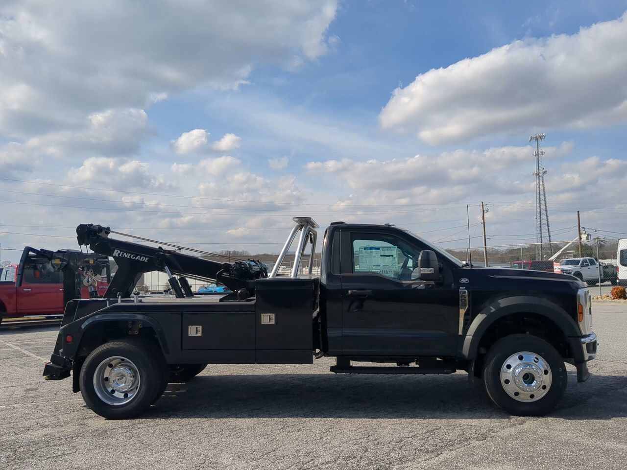 2025 Ford Super Duty F-600 DRW XLT Appleton WI