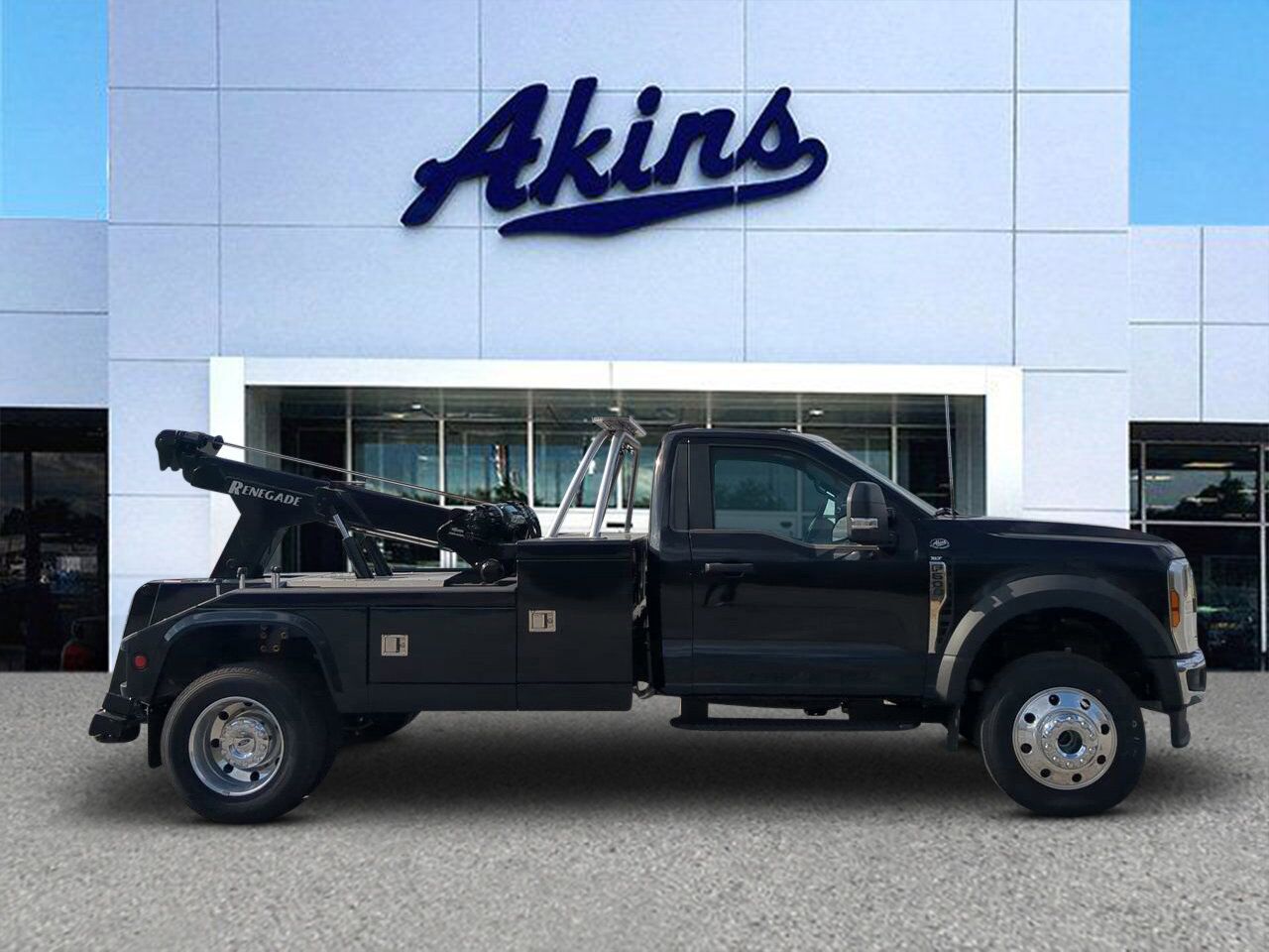 2025 Ford Super Duty F-600 DRW XLT Appleton WI