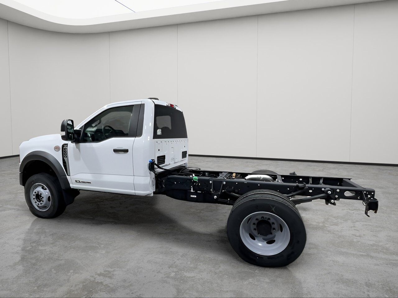 2025 Ford Super Duty F-600 DRW XLT Sherwood Park AB