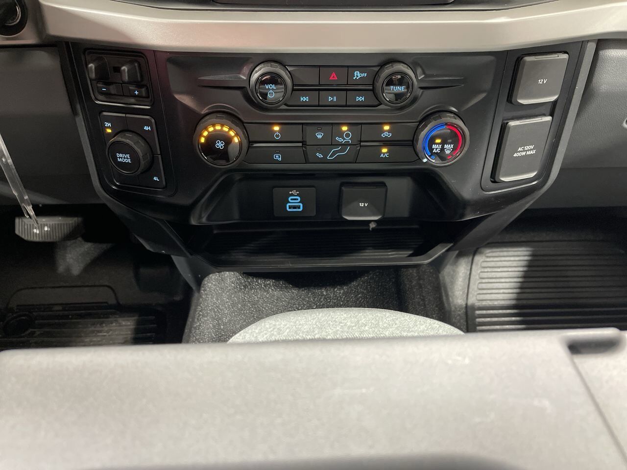 2025 Ford Super Duty F-600 DRW XLT Sherwood Park AB