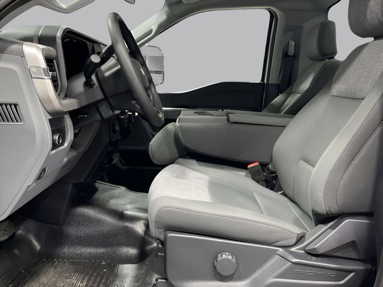 2025 Ford Super Duty F-600 DRW XLT Sherwood Park AB