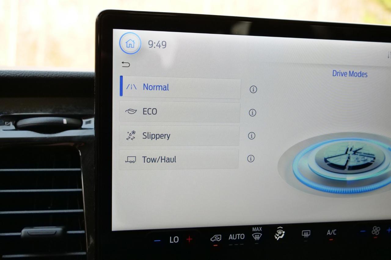 2025 Ford T-350 XLT / 15 Passenger Van / Lane Keep Assist! Lincolnton NC