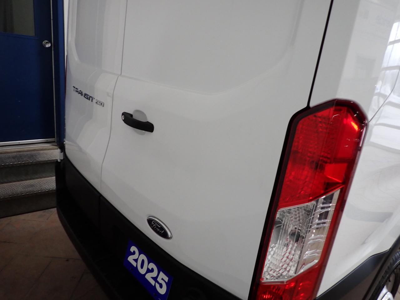2025 Ford Transit Cargo Van 250 VAN HIGH ROOF AWD LEATHER Listowel ON