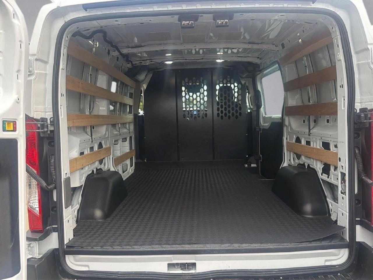 2025 Ford Transit Cargo Van T-250 130" LOW RF 9070 GVWR RWD Gaithersburg MD