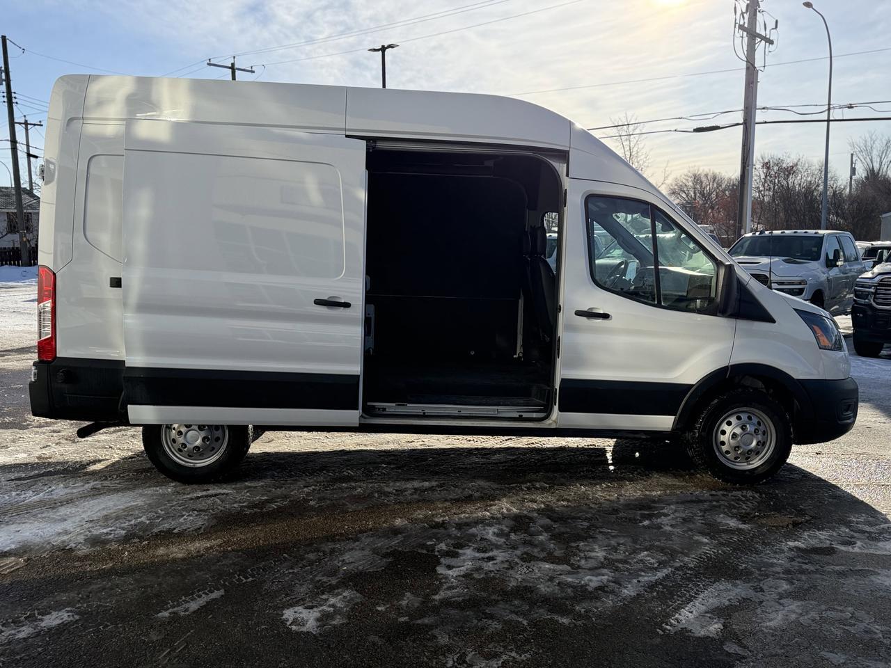 2025 Ford Transit Cargo Van T-250 AWD | Low KMs | V6 | SYNC4 | 12IN Display | Backup Camera Redwater AB