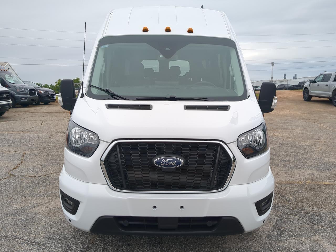 2025 Ford Transit Passenger Wagon XLT Appleton WI