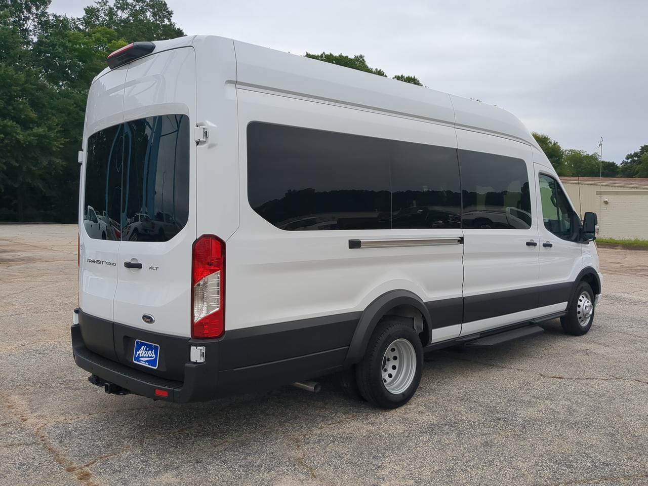 2025 Ford Transit Passenger Wagon XLT Appleton WI