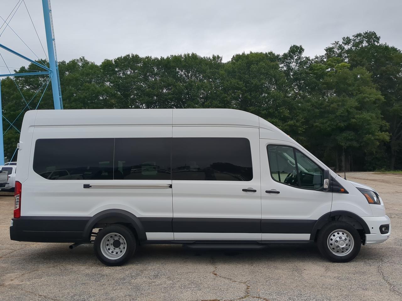 2025 Ford Transit Passenger Wagon XLT Appleton WI