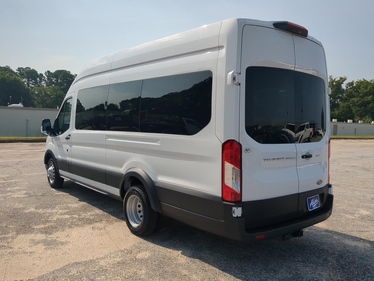 2025 Ford Transit Passenger Wagon XLT Appleton WI