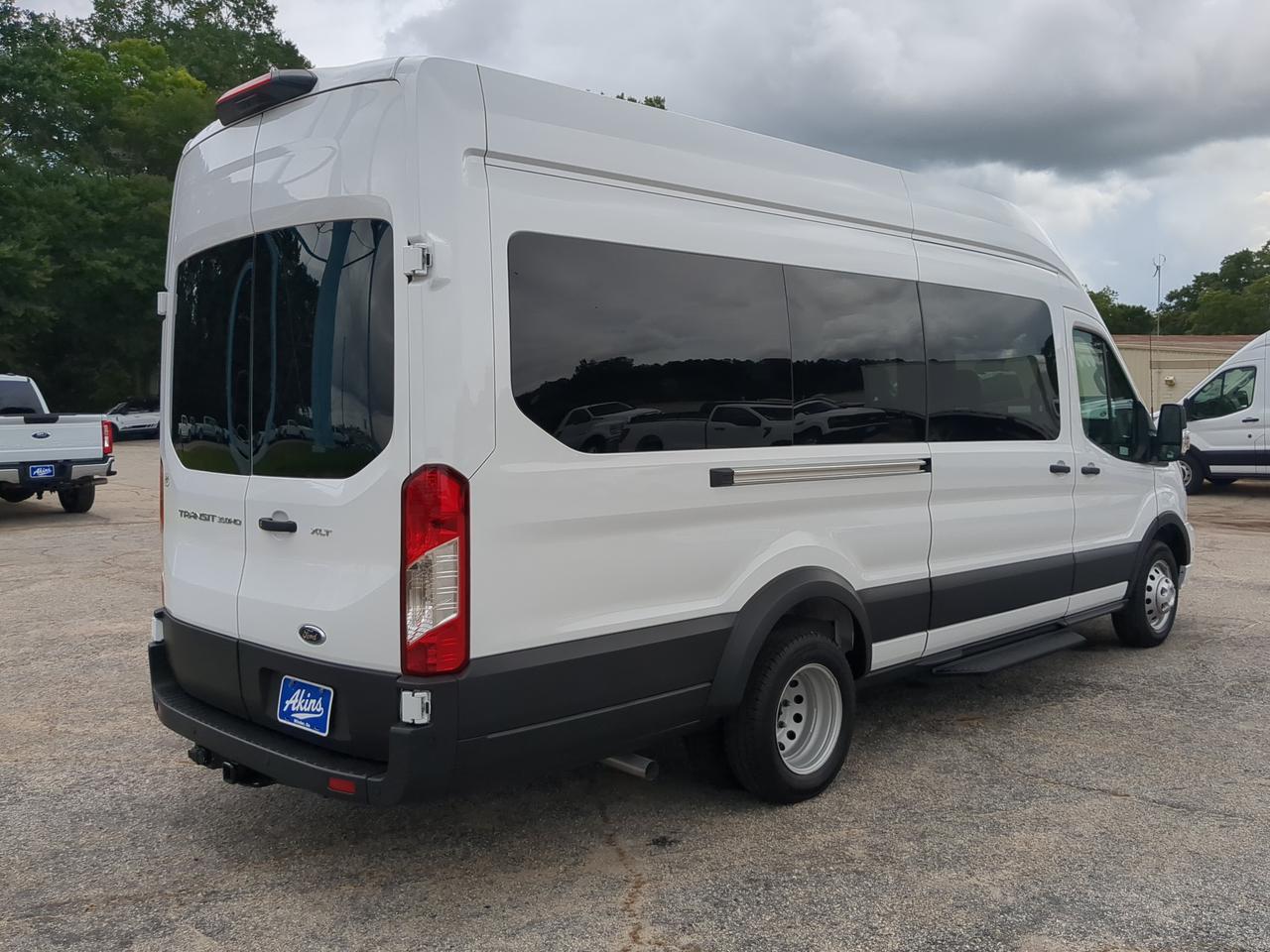 2025 Ford Transit Passenger Wagon XLT Appleton WI