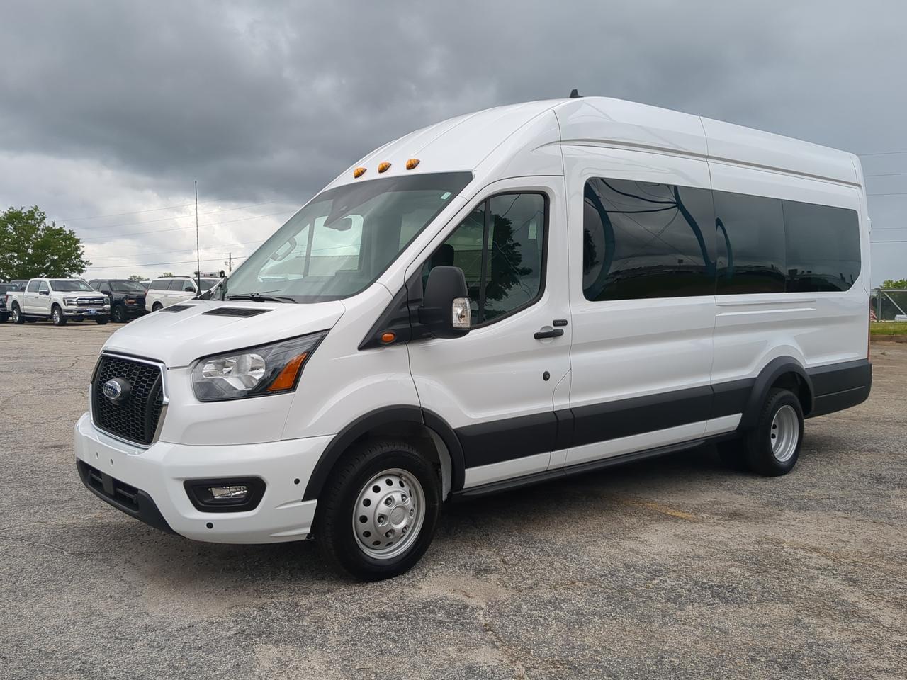 2025 Ford Transit Passenger Wagon XLT Appleton WI