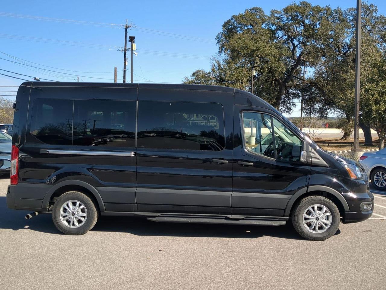 2025 Ford Transit Passenger Wagon XLT