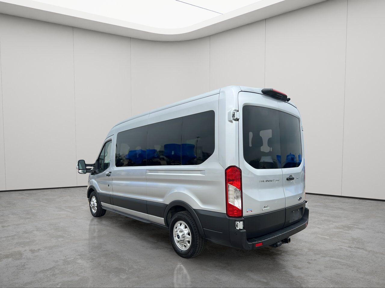2025 Ford Transit Passenger Wagon XLT
