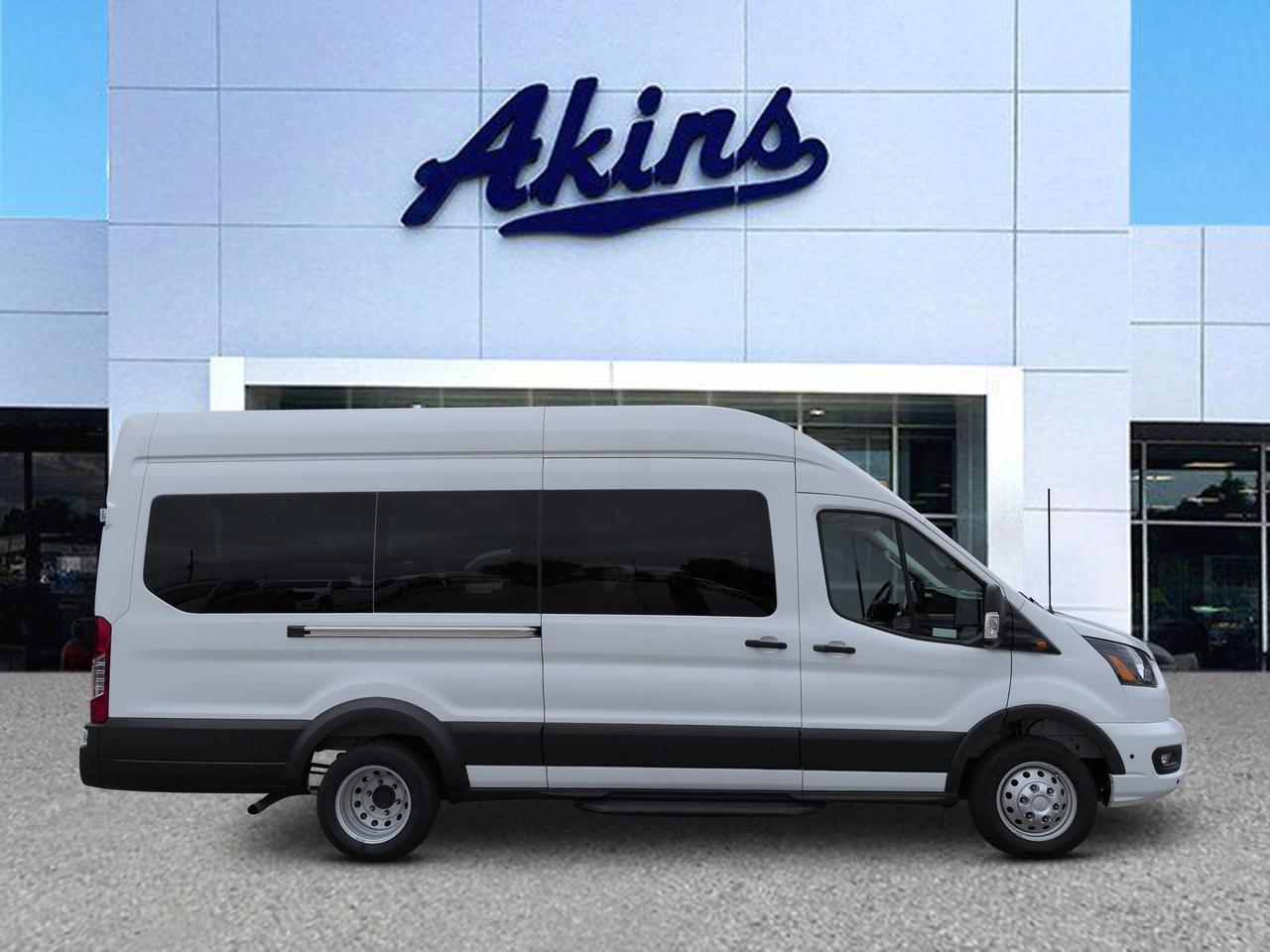 2025 Ford Transit Passenger Wagon XLT