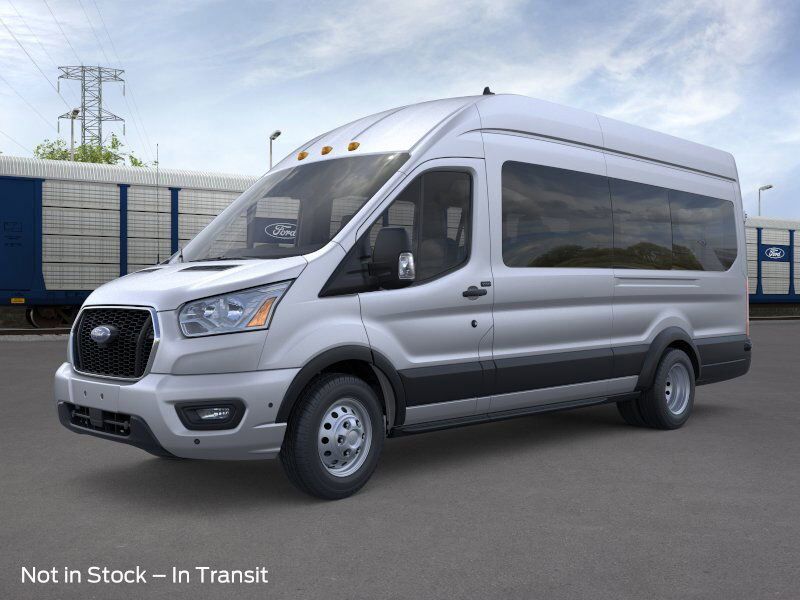 2025 Ford Transit Passenger Wagon XLT