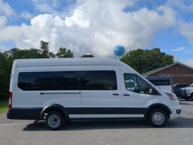 2025 Ford Transit Passenger Wagon XLT
