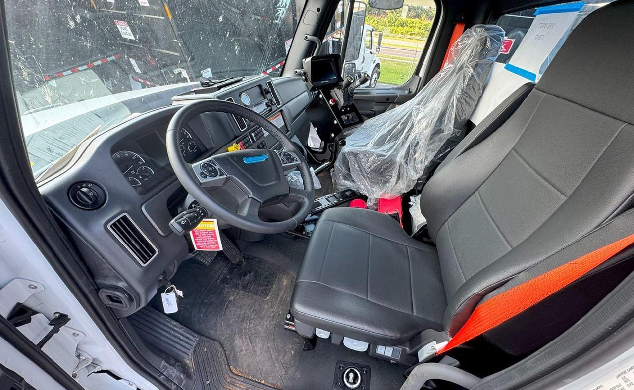 2025 Freightliner 114SD 60000 lb Pac Mac Roll Off Truck Tampa FL