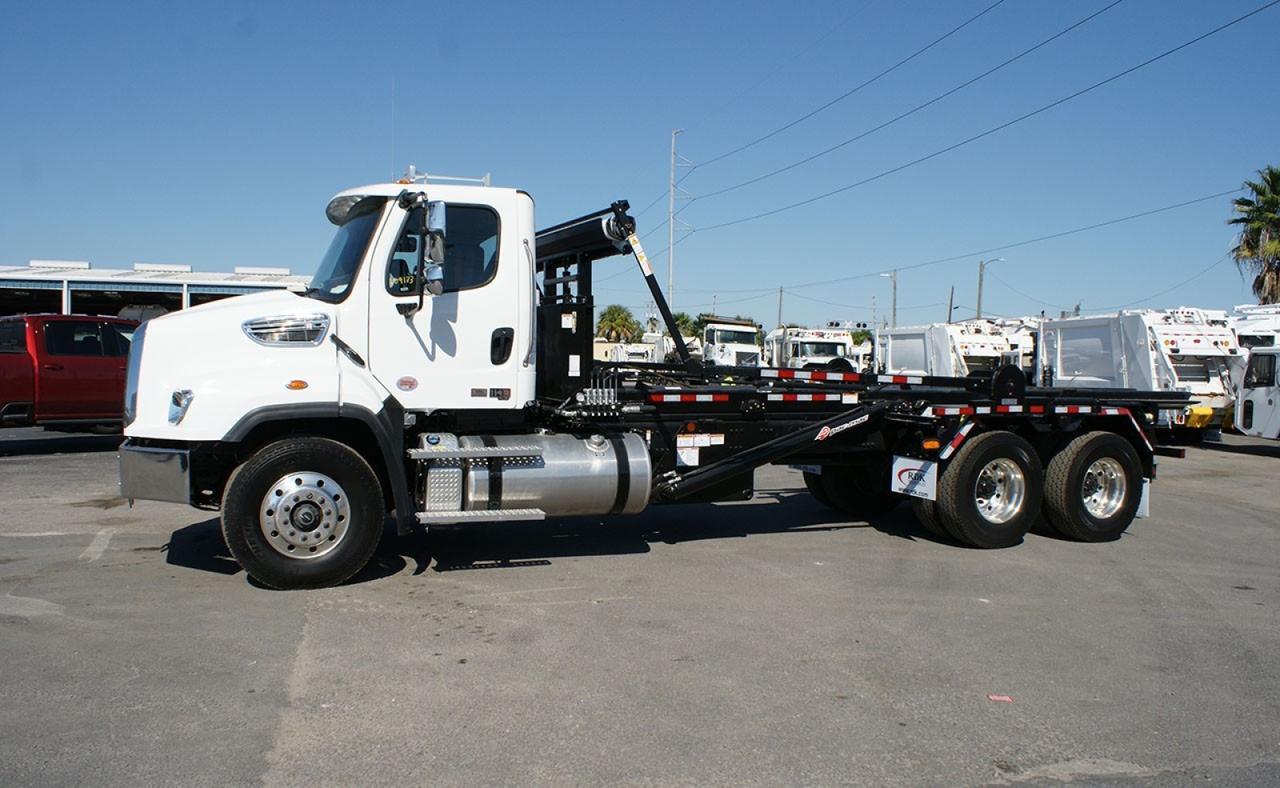 2025 Freightliner 114SD 60000 lbs Pac Mac Roll Off Truck