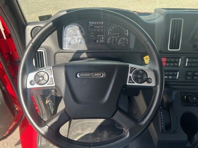 2025 Freightliner M2 Crew Cab 22&apos; Jerr-Dan Rollback Car Carrier Truck Miami FL