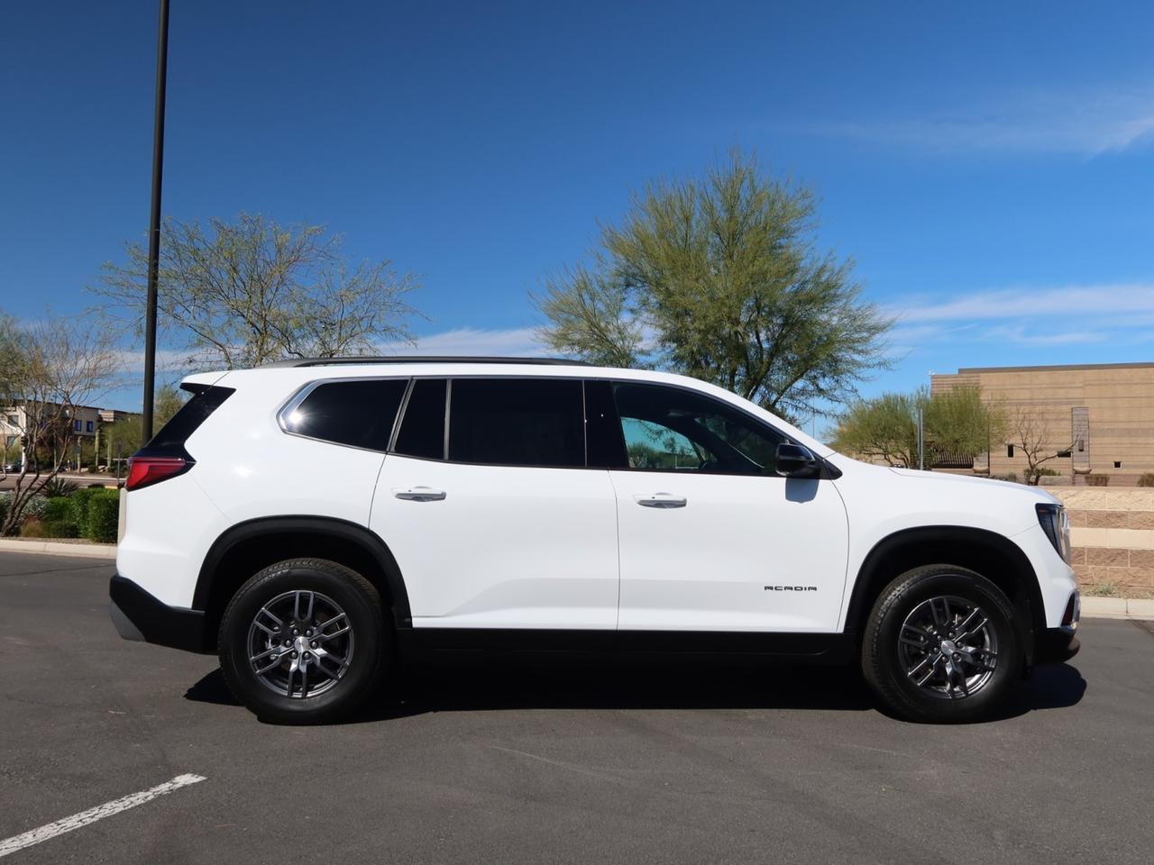 2025 GMC Acadia AWD Elevation 1-Owner Clean CarFax Scottsdale AZ