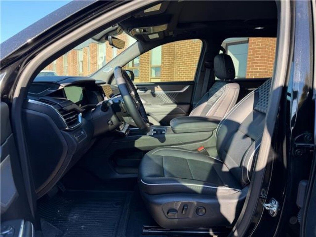 2025 GMC Acadia Denali AWD Minocqua WI