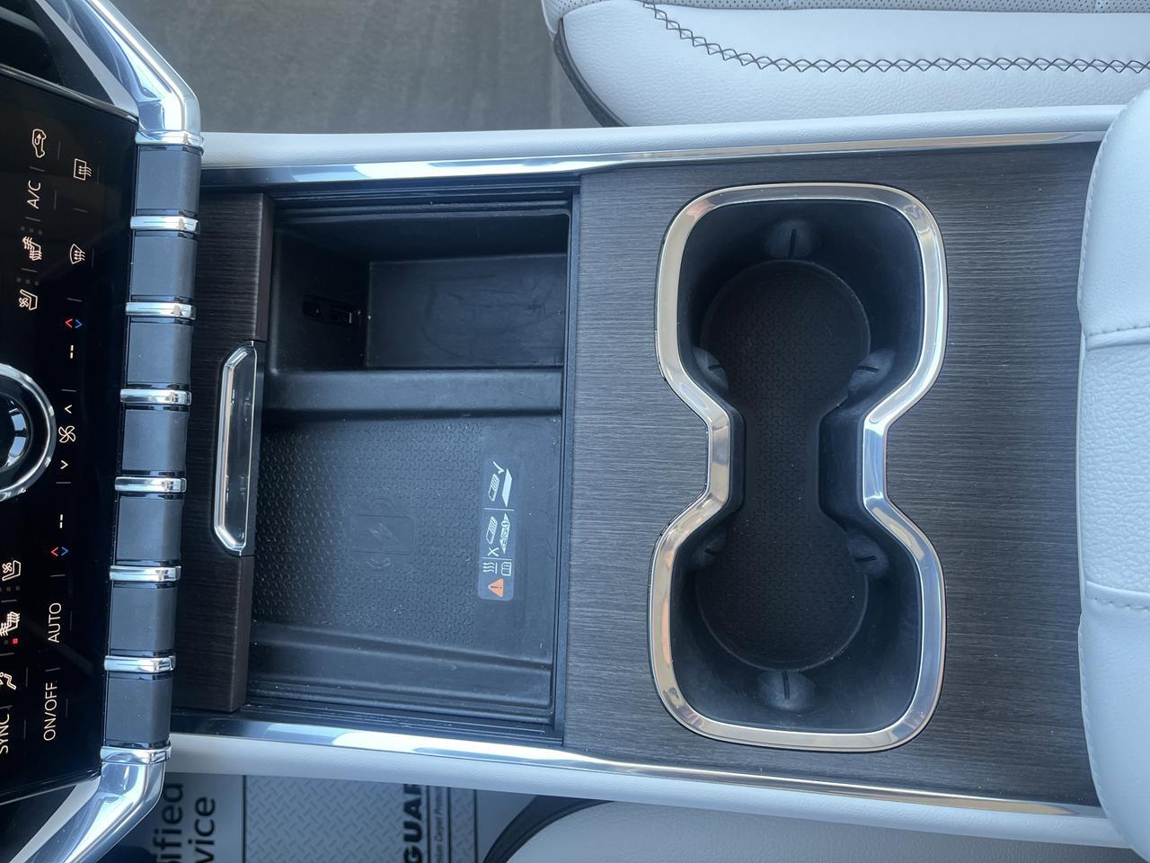 2025 GMC Acadia Denali w/Sunroof AdptvCrz HtdCldMemLthr HtdStrngWhl 20s HD-SurroundVision Saukville WI