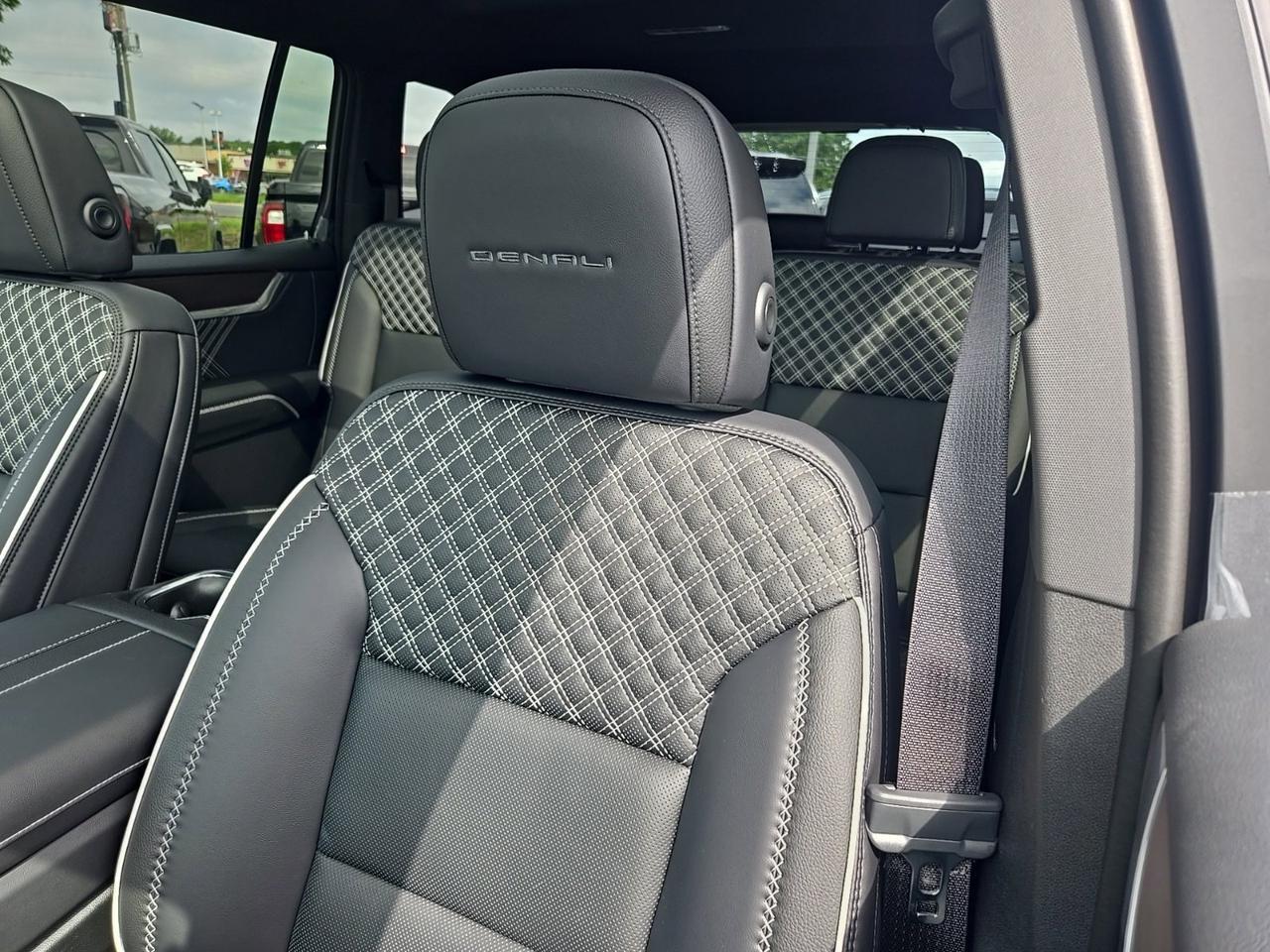2025 GMC Acadia Denali Fredericksburg VA