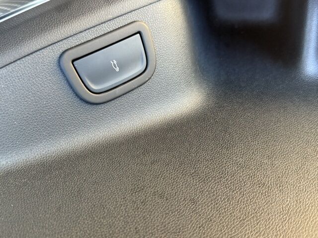 2025 GMC Acadia Elevation Kerrville TX