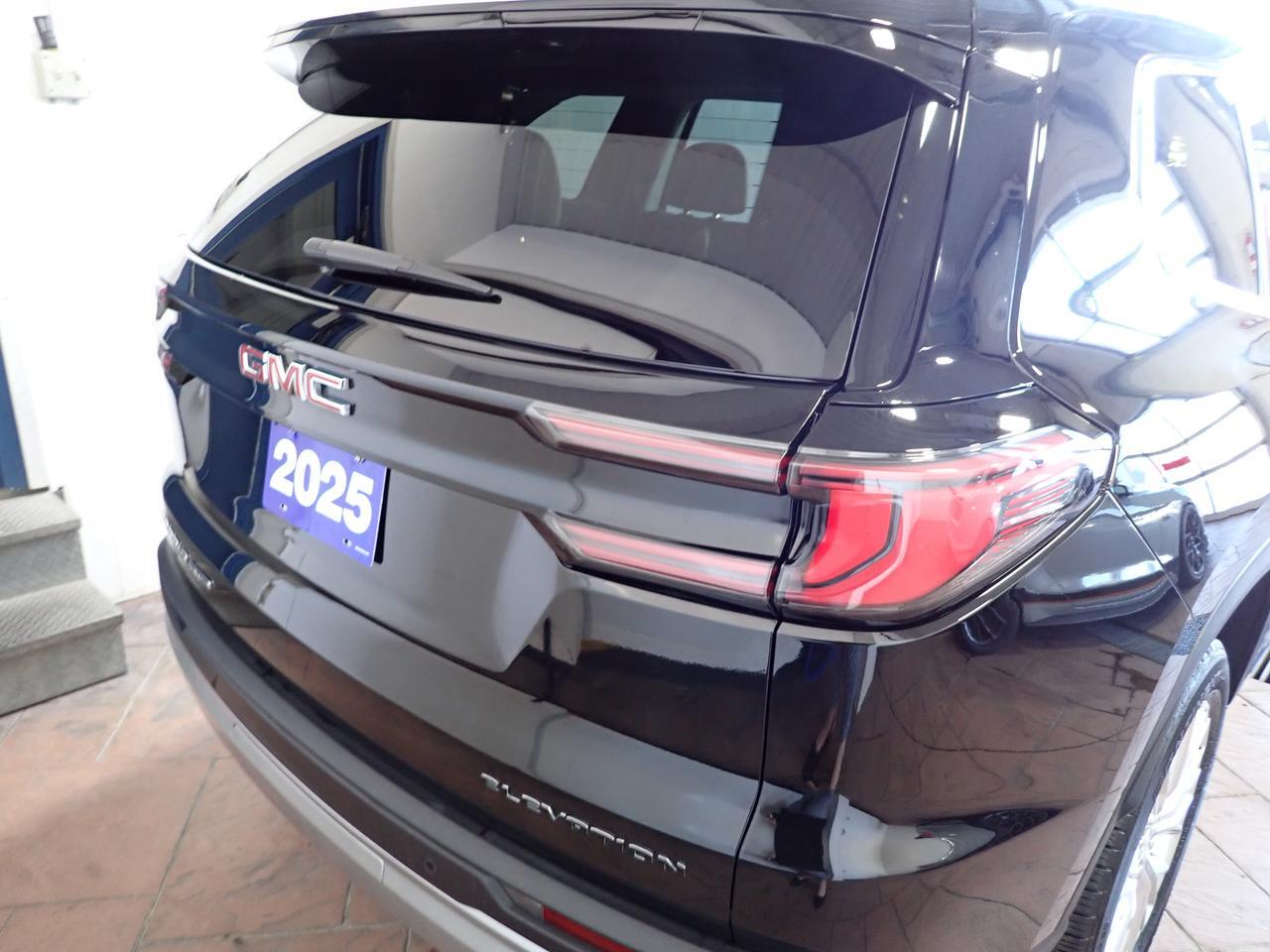2025 GMC Acadia Elevation AWD 4DR LEATHER NAVI Listowel ON