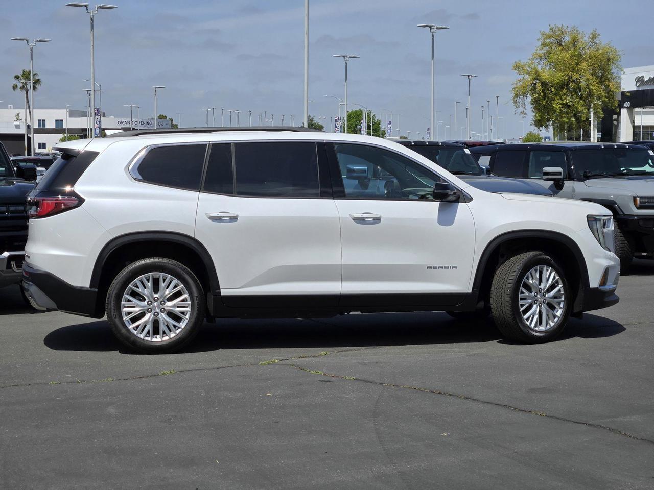 2025 GMC Acadia FWD Elevation