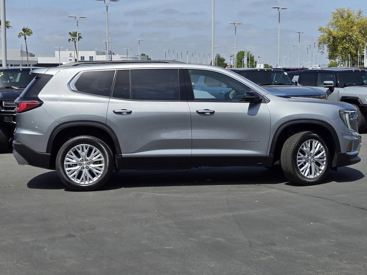 2025 GMC Acadia FWD Elevation
