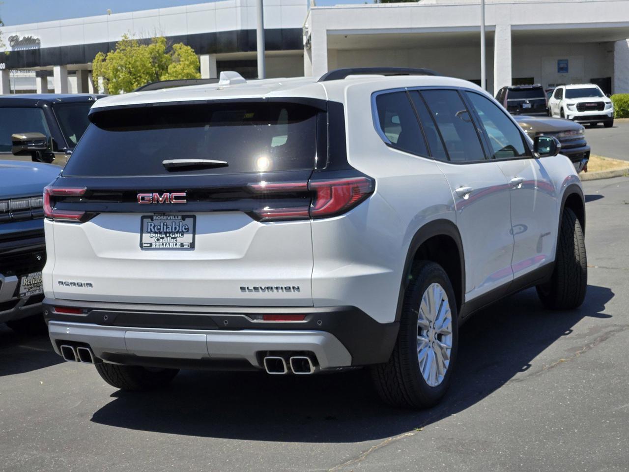 2025 GMC Acadia FWD Elevation Roseville CA