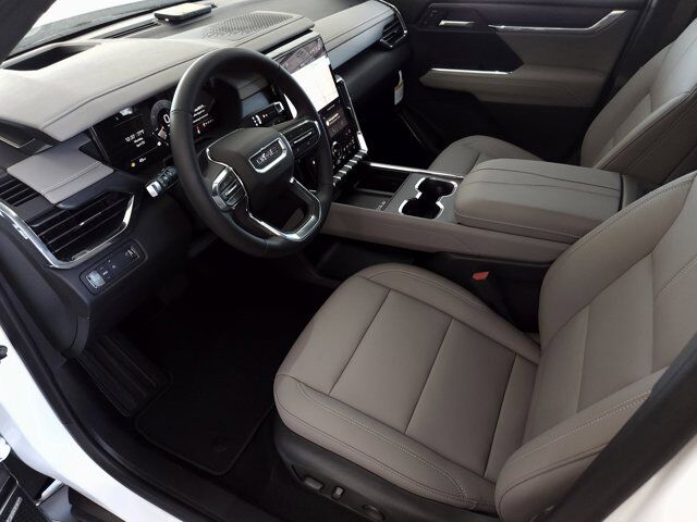 2025 GMC Acadia FWD Elevation Wilson NC