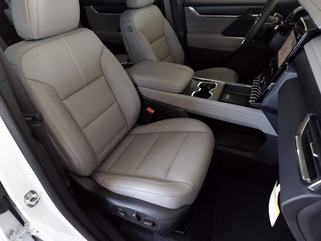 2025 GMC Acadia FWD Elevation Wilson NC